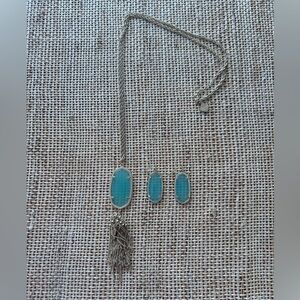 EUC Kendra Scott Gold Tone w/Light Green & Tassel 30” Necklace/Drop Earring Set